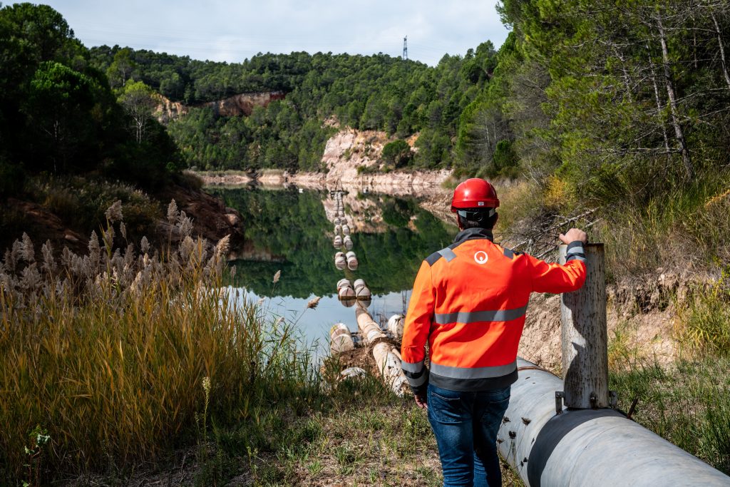 Employé Veolia, au Lac de Vns-sur-Caramy. 